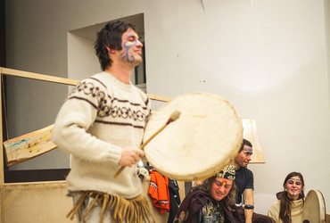 Edina prebivalka svojega plemena / Babičine pravljice <em>Foto: Dejan Bulut / © Narodni dom Maribor</em>