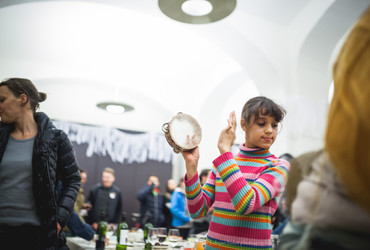 Edina prebivalka svojega plemena / Babičine pravljice <em>Foto: Dejan Bulut / © Narodni dom Maribor</em>
