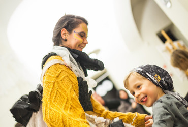 Edina prebivalka svojega plemena / Babičine pravljice <em>Foto: Dejan Bulut / © Narodni dom Maribor</em>