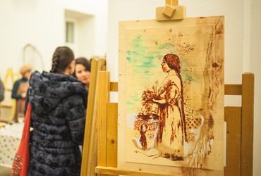 Edina prebivalka svojega plemena / Babičine pravljice <em>Foto: Dejan Bulut / © Narodni dom Maribor</em>