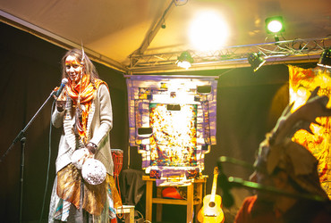 Edina prebivalka svojega plemena / Babičine pravljice <em>Foto: Dejan Bulut / © Narodni dom Maribor</em>