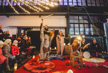 Edina prebivalka svojega plemena / Babičine pravljice <em>Foto: Dejan Bulut / © Narodni dom Maribor</em>