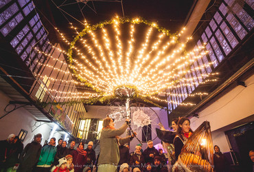 Edina prebivalka svojega plemena / Babičine pravljice <em>Foto: Dejan Bulut / © Narodni dom Maribor</em>