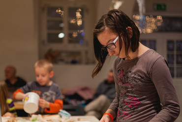 Majhne glave, velike ideje! <em>Foto: © Dejan Bulut / Arhiv Narodni dom Maribor</em>