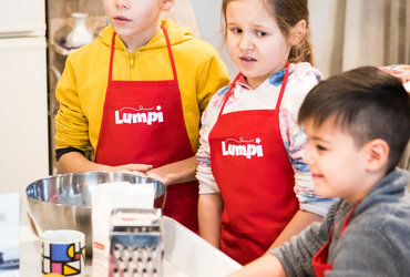 Lutkovna predstava MODRI KRALJ INUS & ustvarjalnice <em>Foto: Boštjan Vertuš</em>