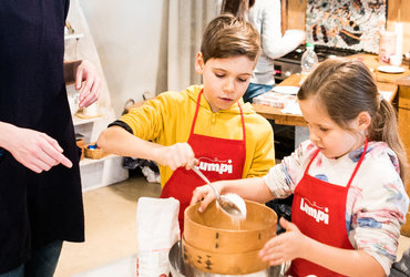 Lutkovna predstava MODRI KRALJ INUS & ustvarjalnice <em>Foto: Boštjan Vertuš</em>