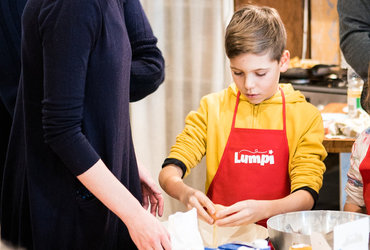 Lutkovna predstava MODRI KRALJ INUS & ustvarjalnice <em>Foto: Boštjan Vertuš</em>