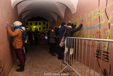Ana Mrzla: Nezaželeni prišleki <em>Foto: Denis Zelnik</em>
