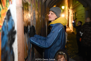 Ana Mrzla: Nezaželeni prišleki <em>Foto: Denis Zelnik</em>