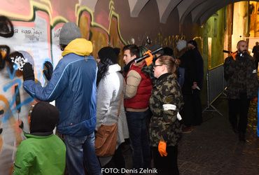 Ana Mrzla: Nezaželeni prišleki <em>Foto: Denis Zelnik</em>