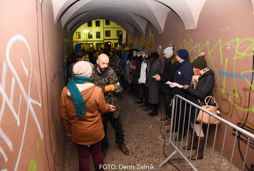 Ana Mrzla: Nezaželeni prišleki <em>Foto: Denis Zelnik</em>