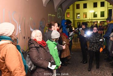 Ana Mrzla: Nezaželeni prišleki <em>Foto: Denis Zelnik</em>
