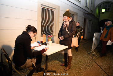 Ana Mrzla: Nezaželeni prišleki <em>Foto: Denis Zelnik</em>