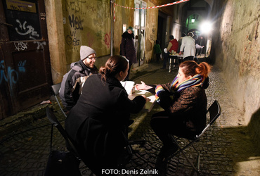 Ana Mrzla: Nezaželeni prišleki <em>Foto: Denis Zelnik</em>