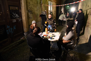 Ana Mrzla: Nezaželeni prišleki <em>Foto: Denis Zelnik</em>