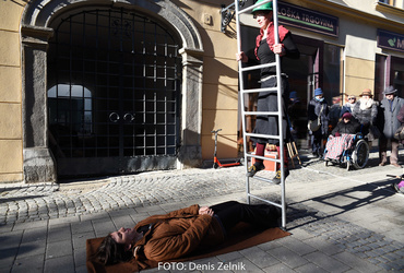 Ana Mrzla: Pogumno naprej <em>Foto: Denis Zelnik</em>