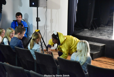 Riba (Teater PolPet) <em>Foto: ©Denis Zelnik</em>