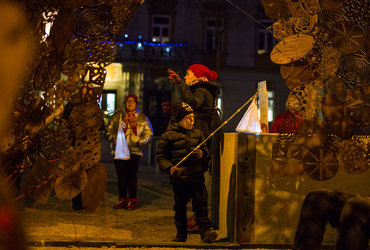 Po poti Lumine: Osvetljena pot z delavnico »Pobarvajmo si svet« <em>Foto: Boštjan Selinšek </em>