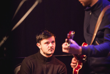 Visoko v nebo! <em>Foto: ©Dejan Bulut za Narodni dom Maribor</em>