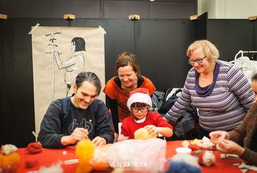 Visoko v nebo! <em>Foto: ©Dejan Bulut za Narodni dom Maribor</em>