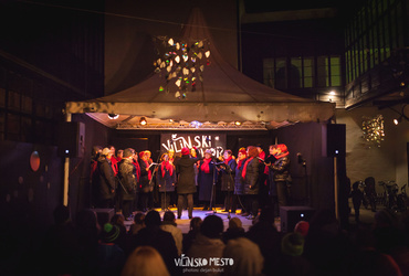 Visoko v nebo! <em>Foto: ©Dejan Bulut za Narodni dom Maribor</em>