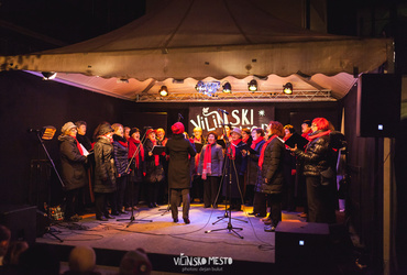 Visoko v nebo! <em>Foto: ©Dejan Bulut za Narodni dom Maribor</em>