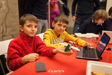 Nikoli dolgčas! <em>Foto: ©Dejan Bulut za Narodni dom Maribor</em>