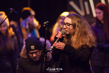 Greli smo se ob odprtem ognju <em>Foto: ©Dejan Bulut za Narodni dom Maribor</em>