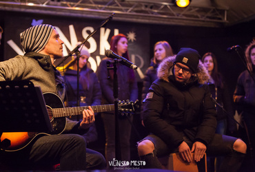 Greli smo se ob odprtem ognju <em>Foto: ©Dejan Bulut za Narodni dom Maribor</em>