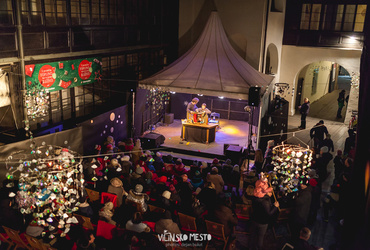 Zdaj vemo, zakaj pes teče za zajcem! <em>Foto: ©Dejan Bulut za Narodni dom Maribor</em>