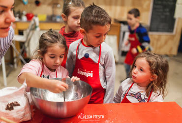 Zdaj vemo, zakaj pes teče za zajcem! <em>Foto: ©Dejan Bulut za Narodni dom Maribor</em>