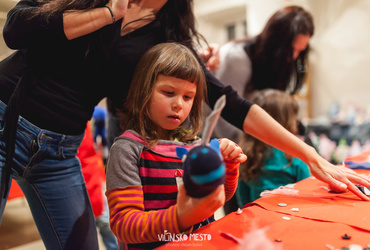 Zdaj vemo, zakaj pes teče za zajcem! <em>Foto: ©Dejan Bulut za Narodni dom Maribor</em>