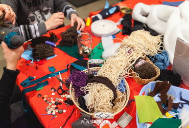 Zdaj vemo, zakaj pes teče za zajcem! <em>Foto: ©Dejan Bulut za Narodni dom Maribor</em>