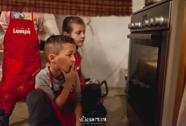 Zdaj vemo, zakaj pes teče za zajcem! <em>Foto: ©Dejan Bulut za Narodni dom Maribor</em>