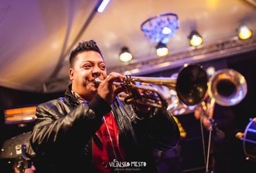 Zdaj vemo, zakaj pes teče za zajcem! <em>Foto: ©Dejan Bulut za Narodni dom Maribor</em>