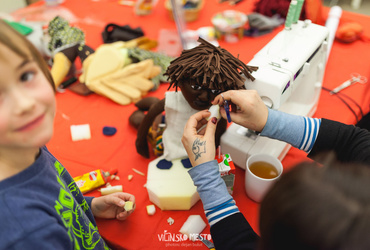 Zdaj vemo, zakaj pes teče za zajcem! <em>Foto: ©Dejan Bulut za Narodni dom Maribor</em>