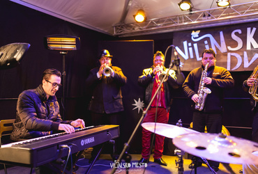 Zdaj vemo, zakaj pes teče za zajcem! <em>Foto: ©Dejan Bulut za Narodni dom Maribor</em>