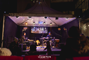 Zdaj vemo, zakaj pes teče za zajcem! <em>Foto: ©Dejan Bulut za Narodni dom Maribor</em>