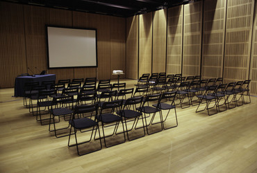 Večnamenska dvorana