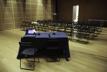 Večnamenska dvorana