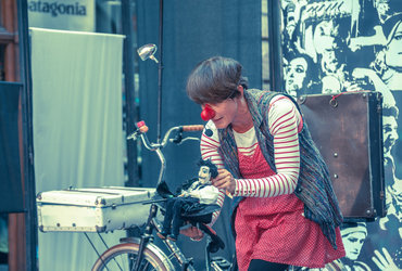 POTUJOČI CIRKUS NERODNE AVGUŠTINE 