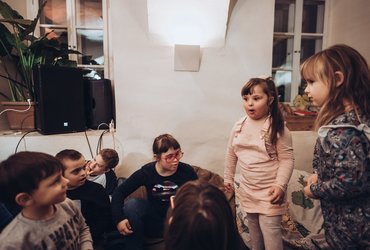 MIKLAVŽEVANJE ZAVODA 13 S KONCERTOM: MAŠA BUT IN ARIEL VEI ATANASOVSKI