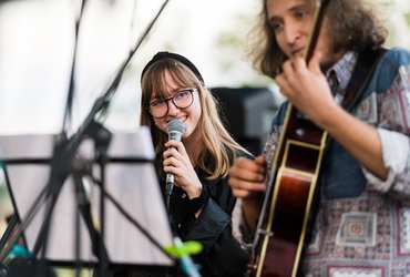 PRAZNIČNI KONCERT MLADIH JAZZ GLASBENIKOV 