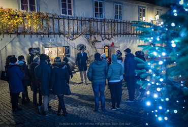 Rajzefirbčni sprehod: KOL:TURA Z VINOM