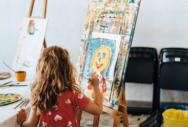 ZAVIHTIMO ČOPIČE, DA RAZSVETLIMO TEMO <em>Foto: Foto: Sara Rezar</em>