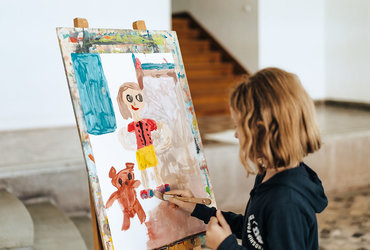 ZAVIHTIMO ČOPIČE, DA RAZSVETLIMO TEMO 